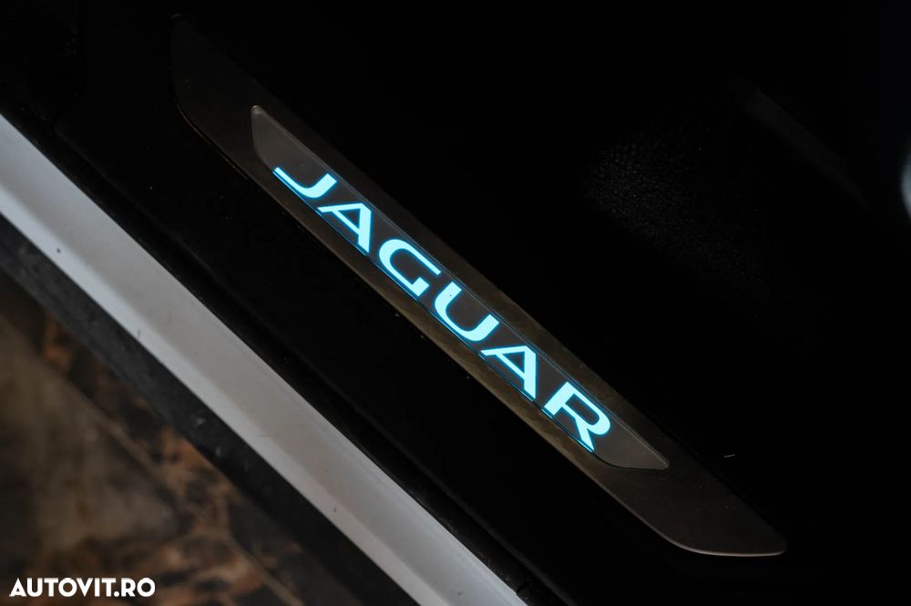 Jaguar F-Pace 20d AWD Aut. Prestige - 17