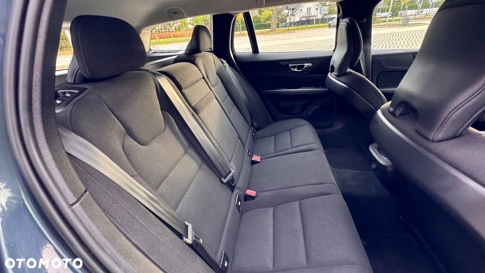 Volvo V60 B3 B DKG Momentum - 40