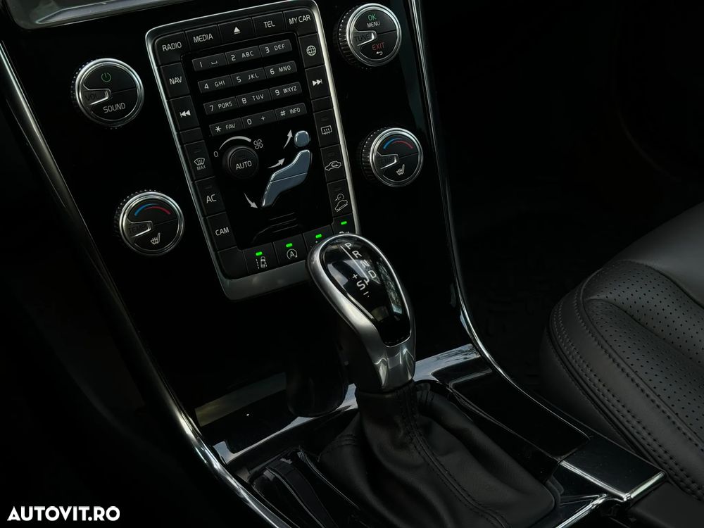 Volvo XC 60 D5 AWD Geartronic Linje Inscription - 22