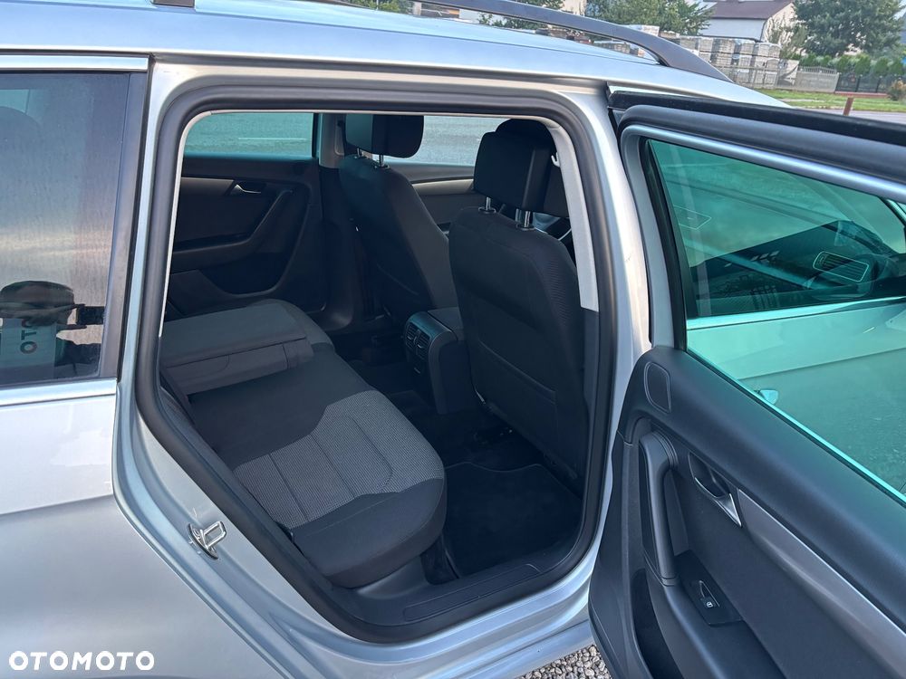 Volkswagen Passat - 13