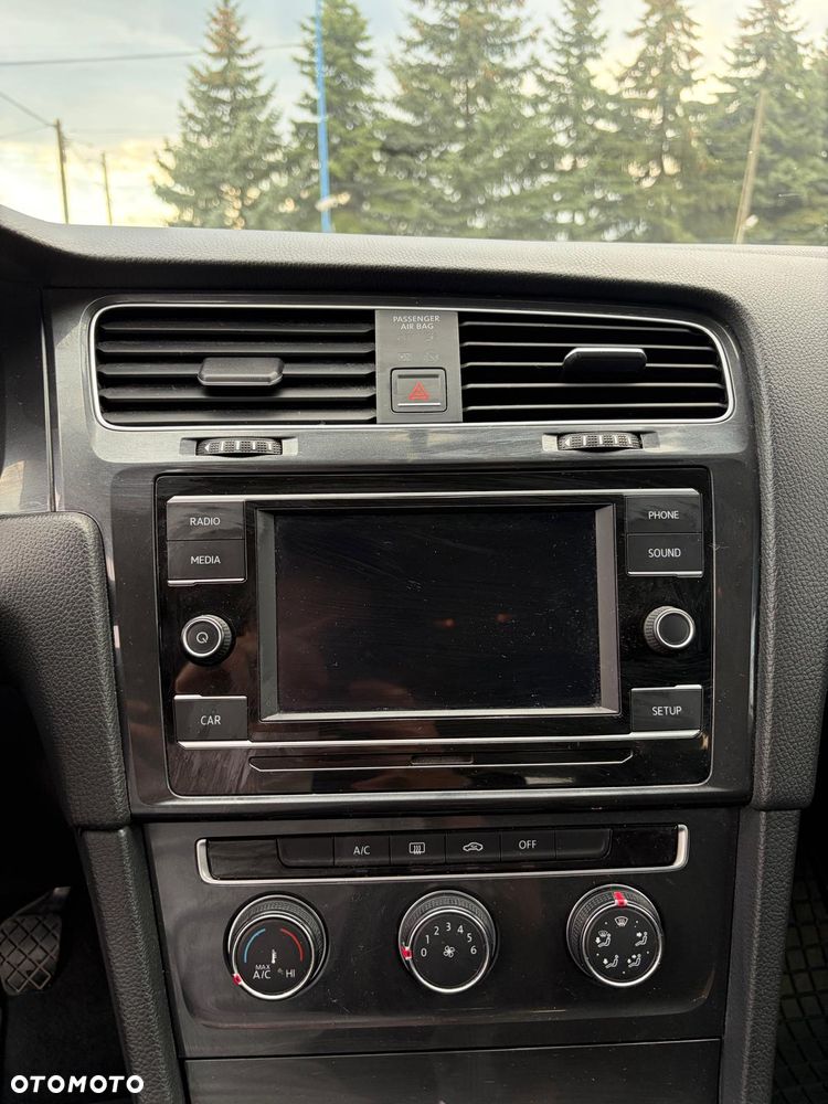 Volkswagen Golf - 16