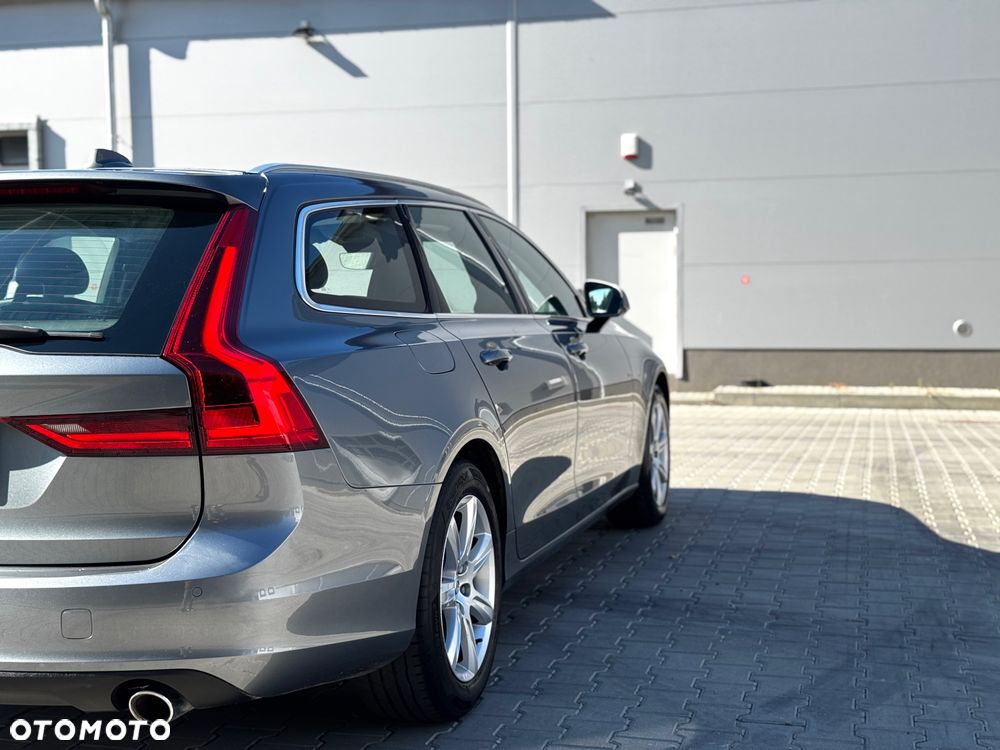 Volvo V90 D3 Momentum - 34