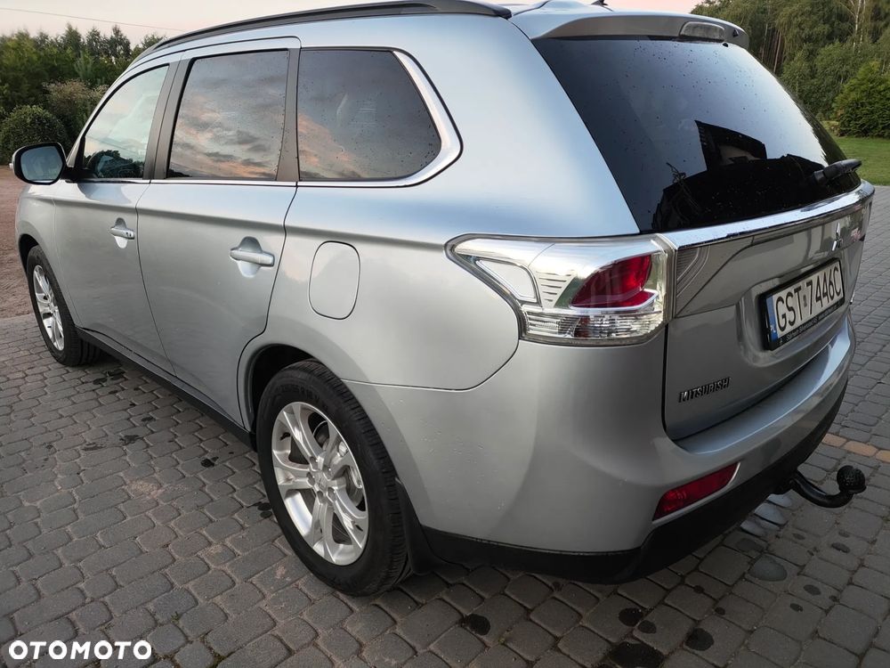 Mitsubishi Outlander - 3