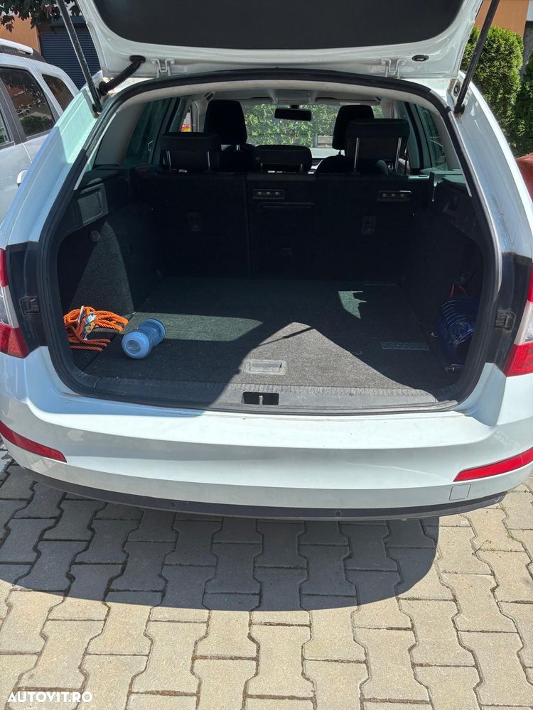 Skoda Octavia 2.0 TDI DSG Style - 5