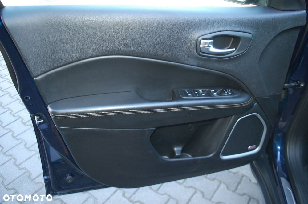 Jeep Compass - 28