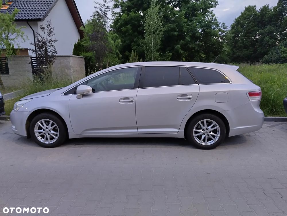 Toyota Avensis 2.0 D-4D Sol plus+NAVI - 1