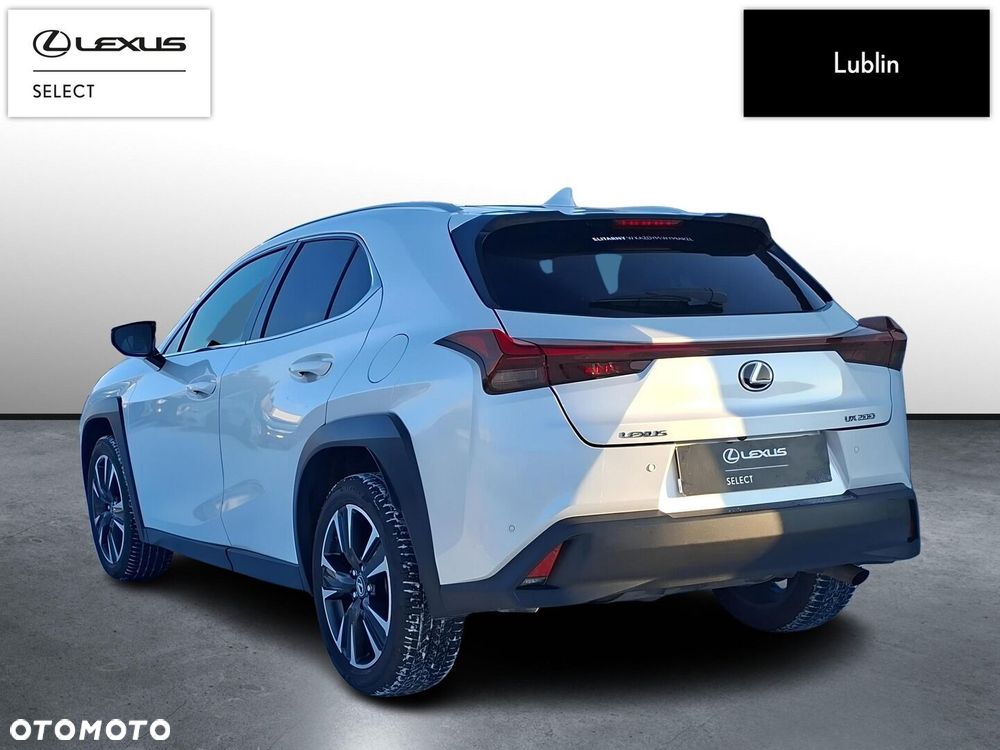 Lexus UX - 3