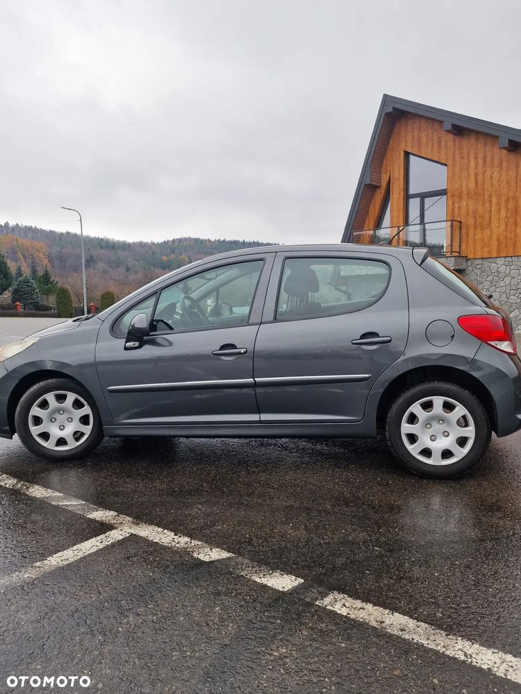 Peugeot 207 - 10