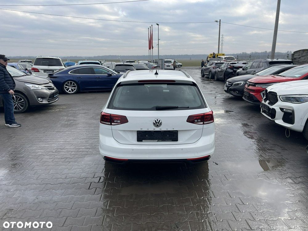 Volkswagen Passat Variant 2.0 TDI SCR DSG Conceptline - 3