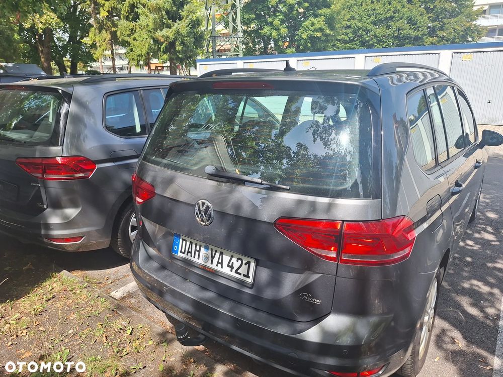 Volkswagen Touran 2.0 TDI DPF BlueMotion Technology Comfortline - 11