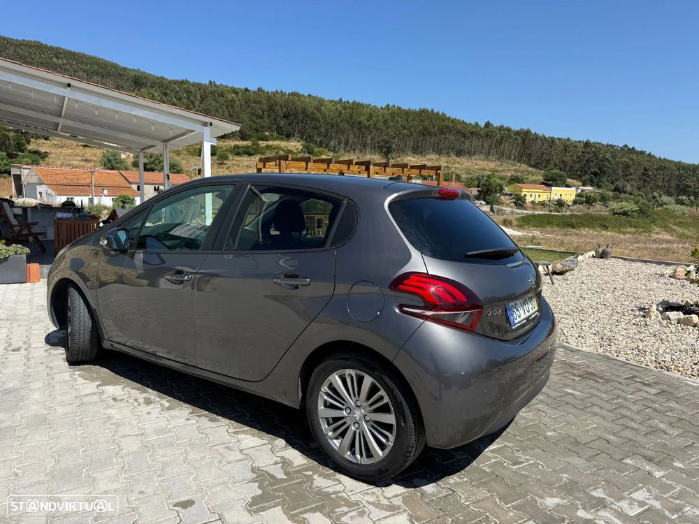 Peugeot 208 1.2 PureTech Signature - 14