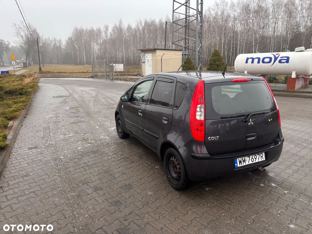 Mitsubishi Colt - 5