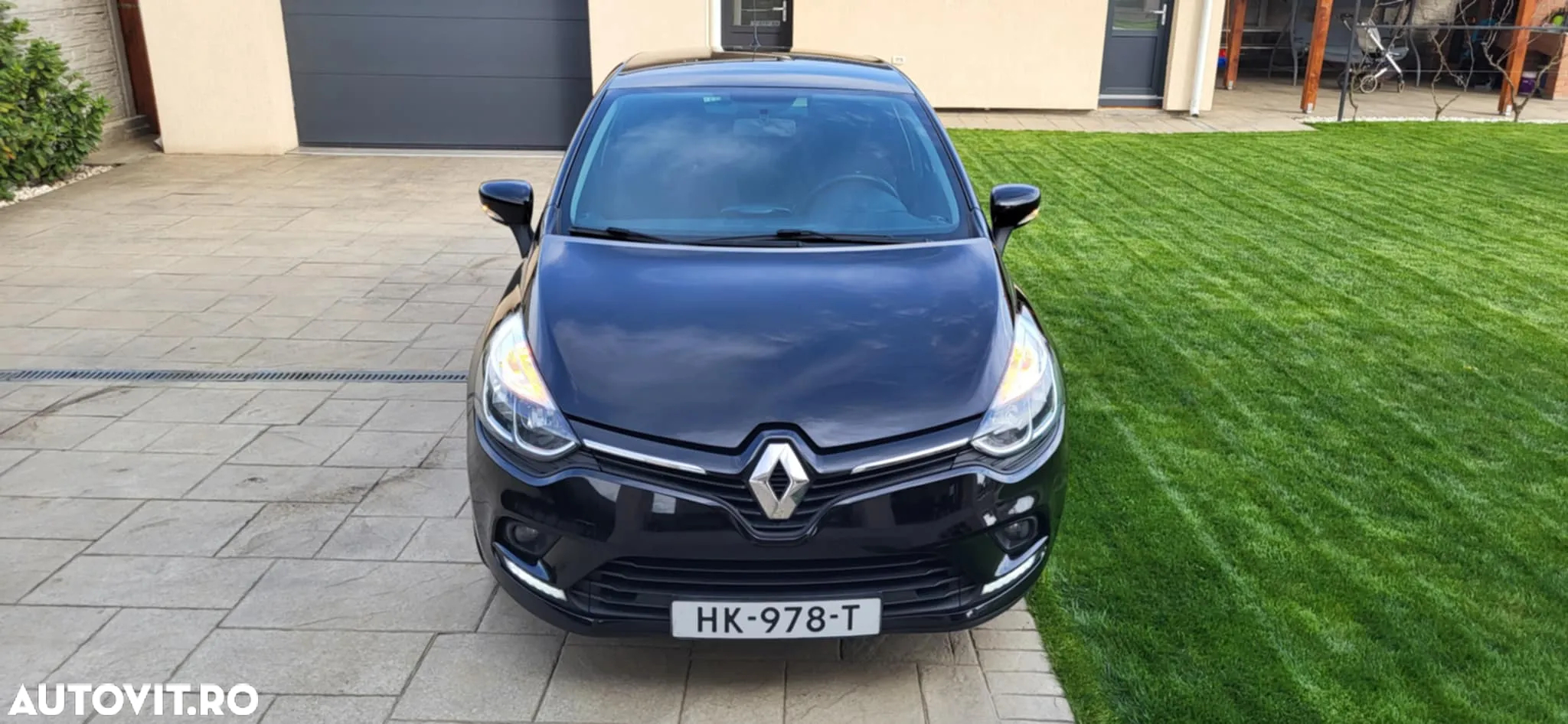 Renault Clio - 10