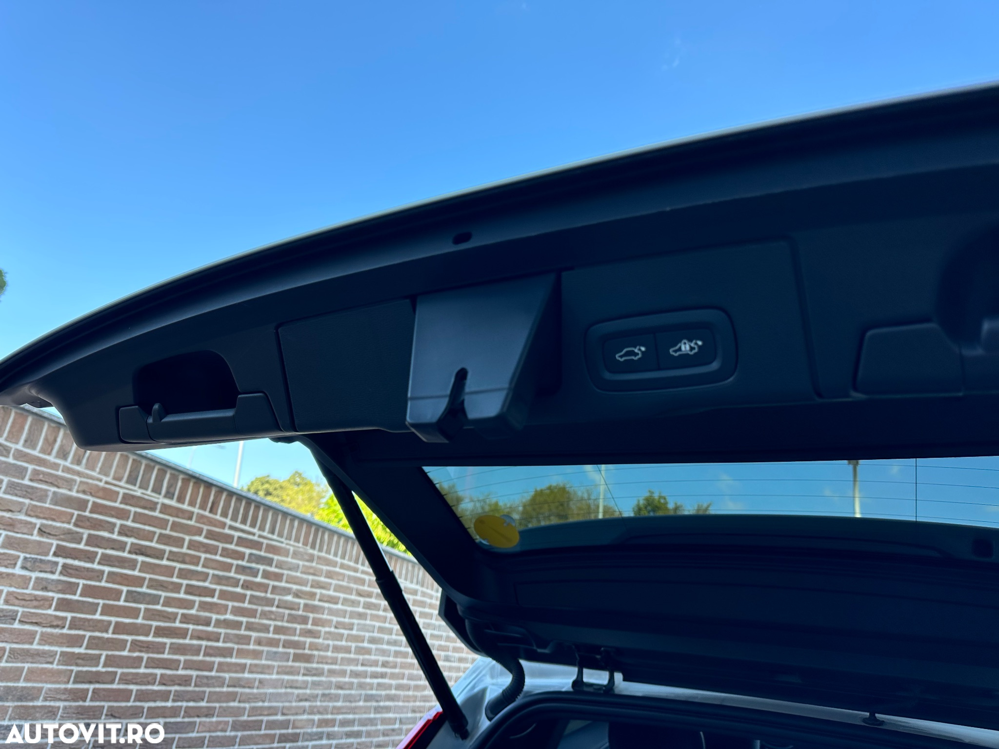 Volvo XC 60 T6 AWD Recharge Geartronic RDesign - 33
