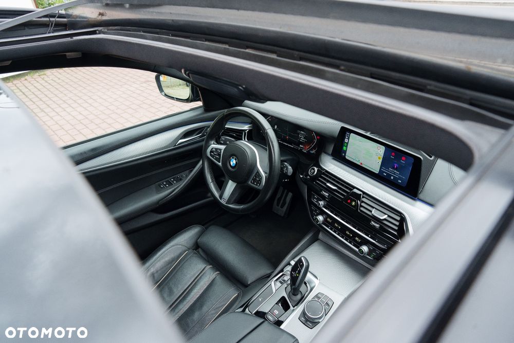 BMW Seria 5 520i M Sport Edition - 28