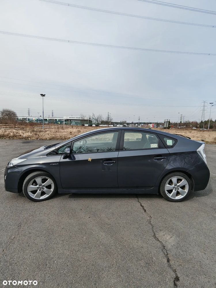 Toyota Prius - 3