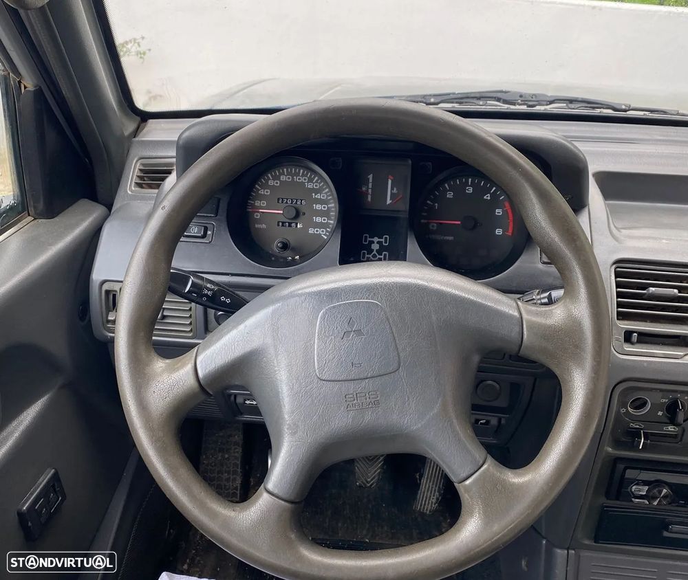 Mitsubishi Pajero 2.5 TDi GLS - 7