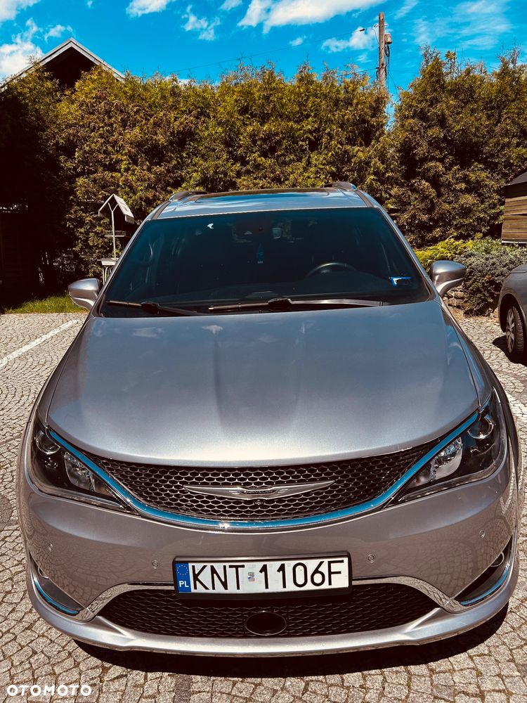 Chrysler Pacifica - 1
