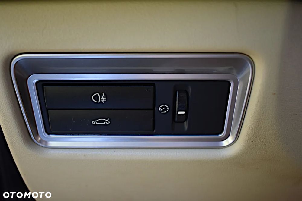Jaguar XF 2.2 D Premium Luxury - 28