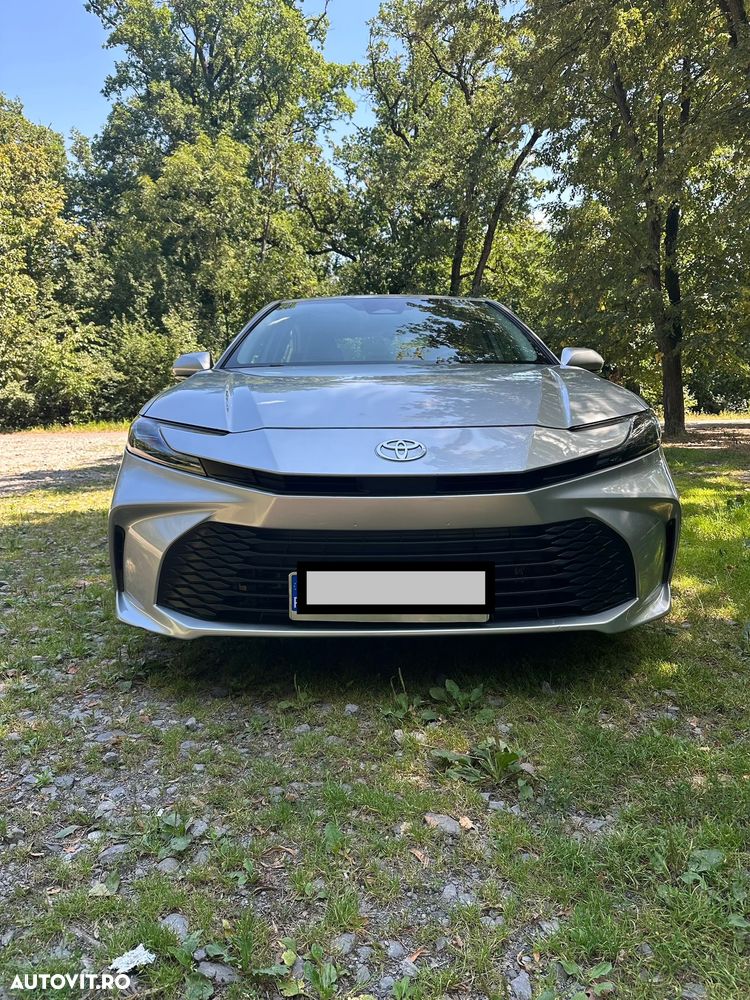 Toyota Camry - 1