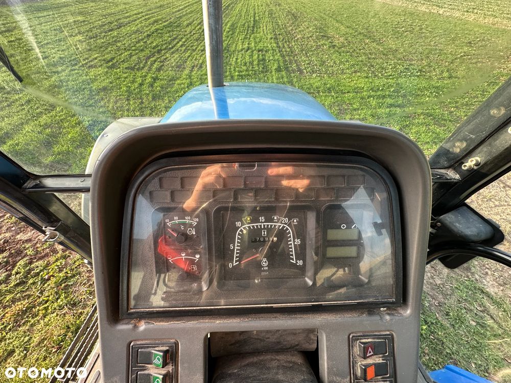 New Holland TS110 - 2