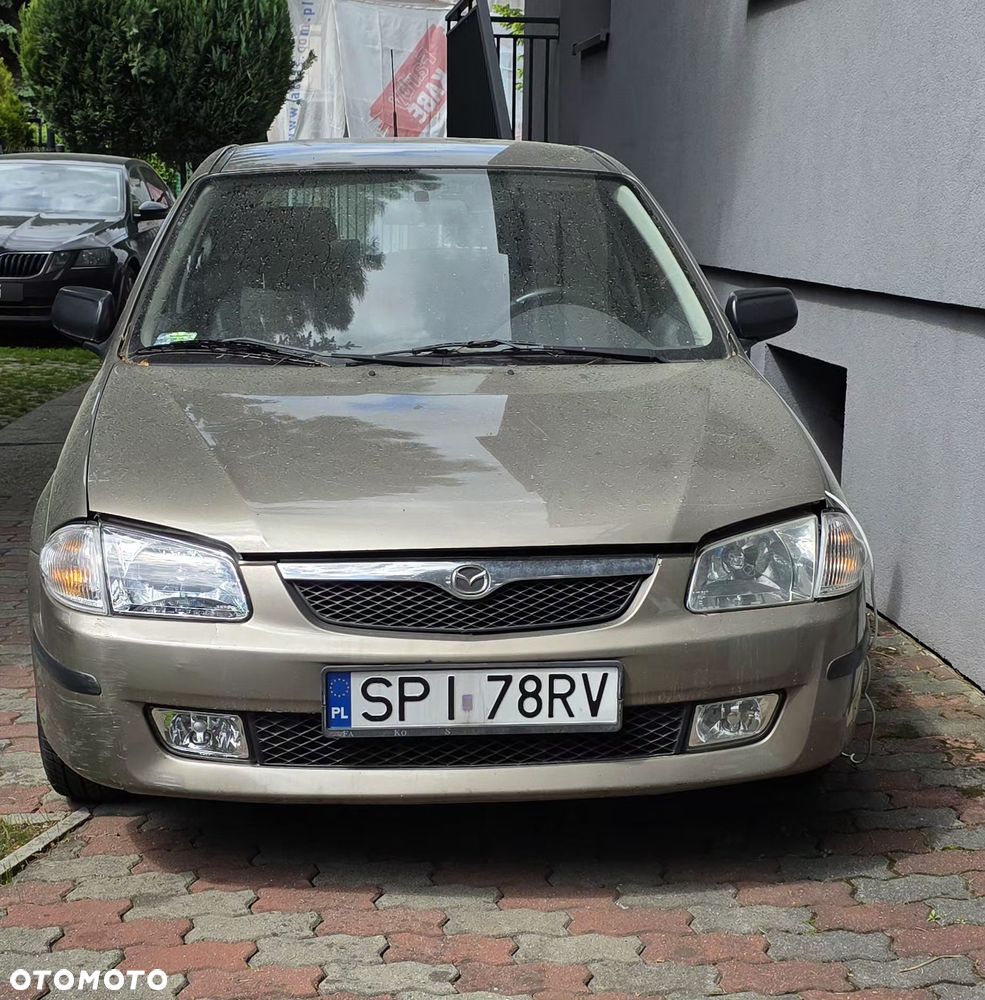 Mazda 323F - 1