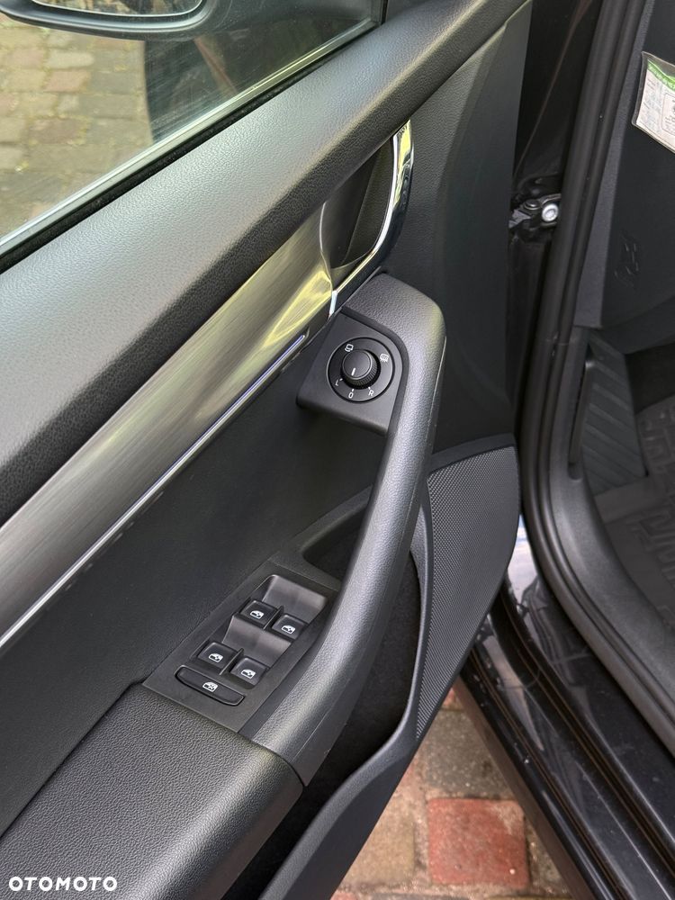 Skoda Octavia 1.6 TDI DSG Style - 14