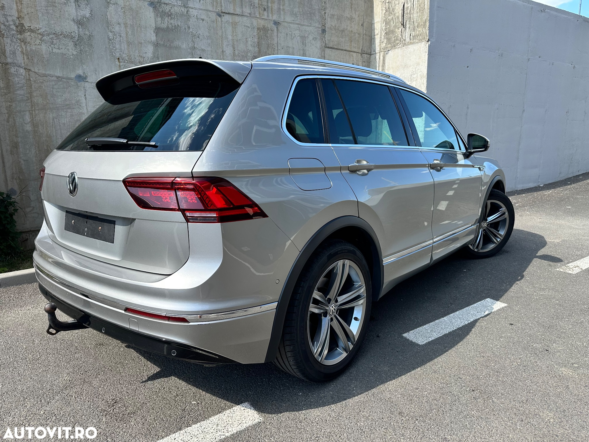 Volkswagen Tiguan 2.0 TDI SCR 4MOTION DSG R-Line - 5