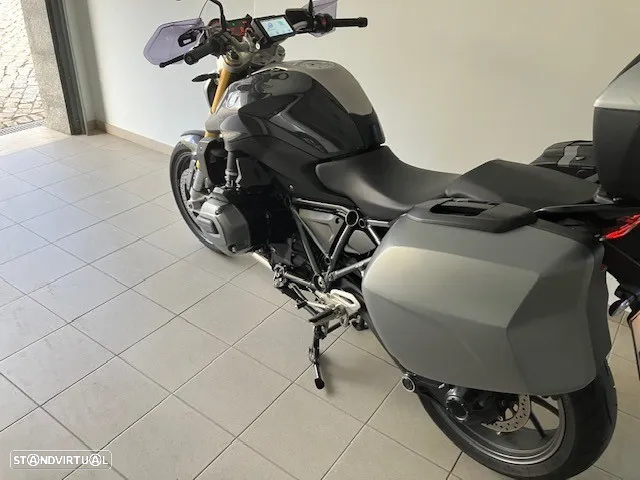 BMW R 1200 R LC - 28