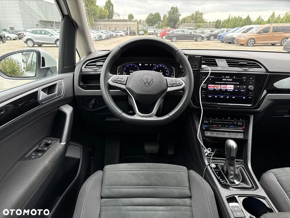 Volkswagen Touran - 16
