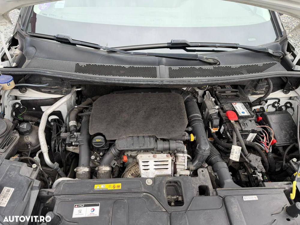 Peugeot 3008 PureTech 130 Stop & Start EAT6 Allure - 5