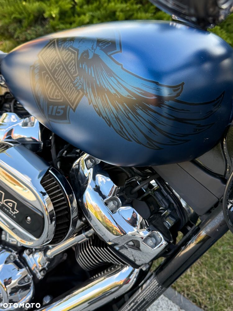 Harley-Davidson Softail Breakout - 11