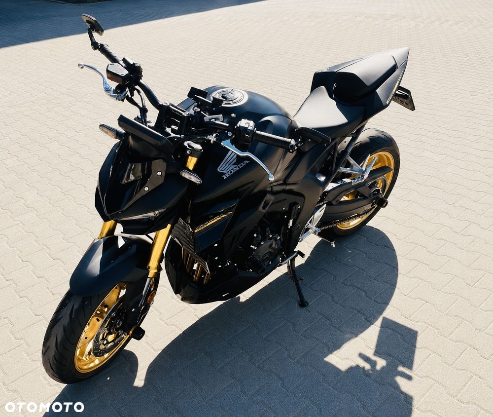 Honda CB - 1