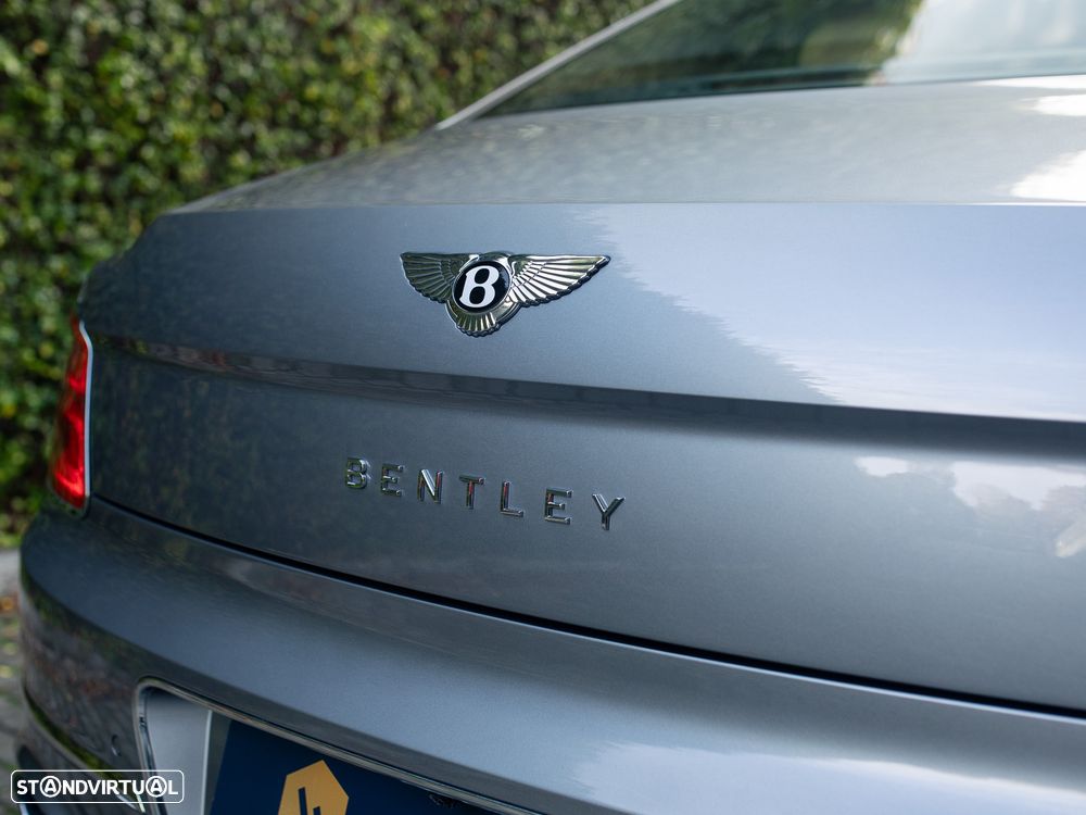 Bentley Flying Spur Hybrid Azure - 15