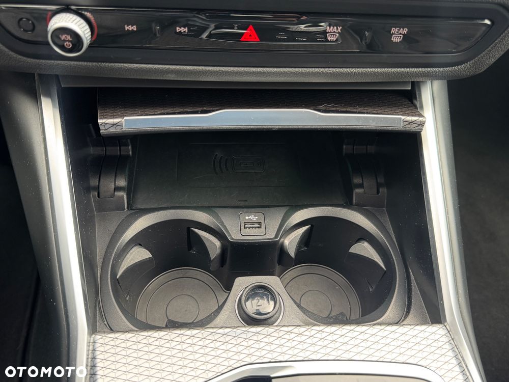 BMW Seria 3 320d xDrive M Sport sport - 37