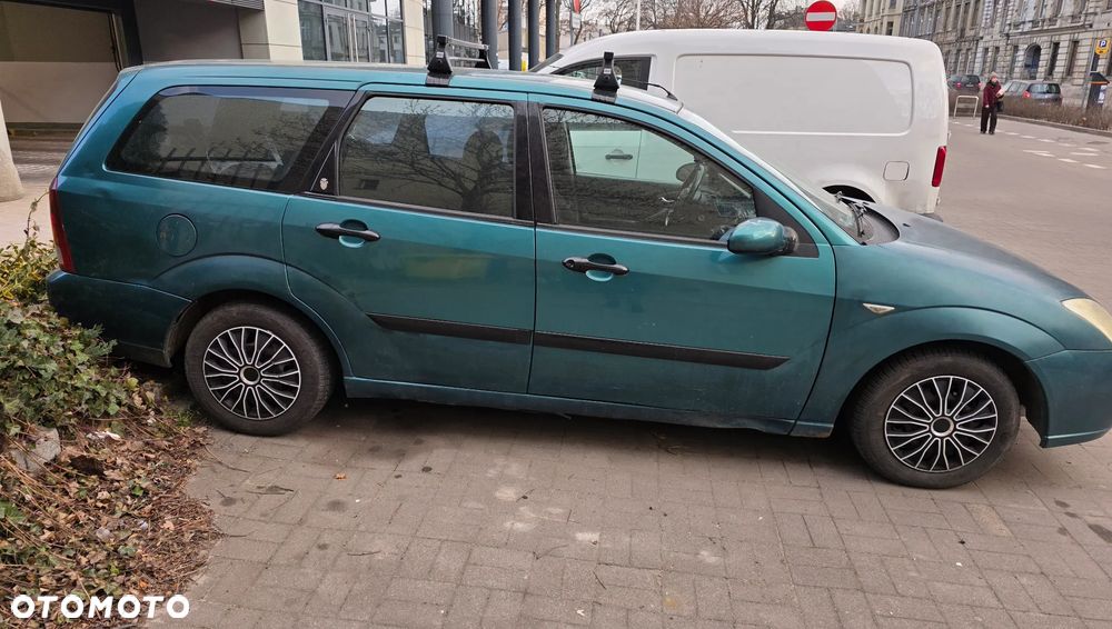 Ford Focus 1.8 TDDi Ghia - 3