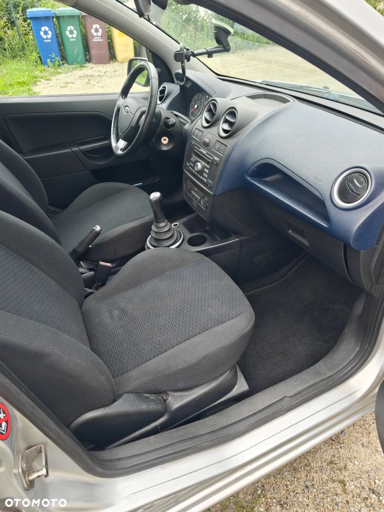 Ford Fiesta - 23