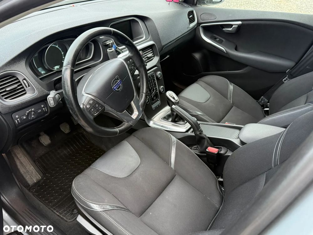 Volvo V40 D2 Momentum - 12