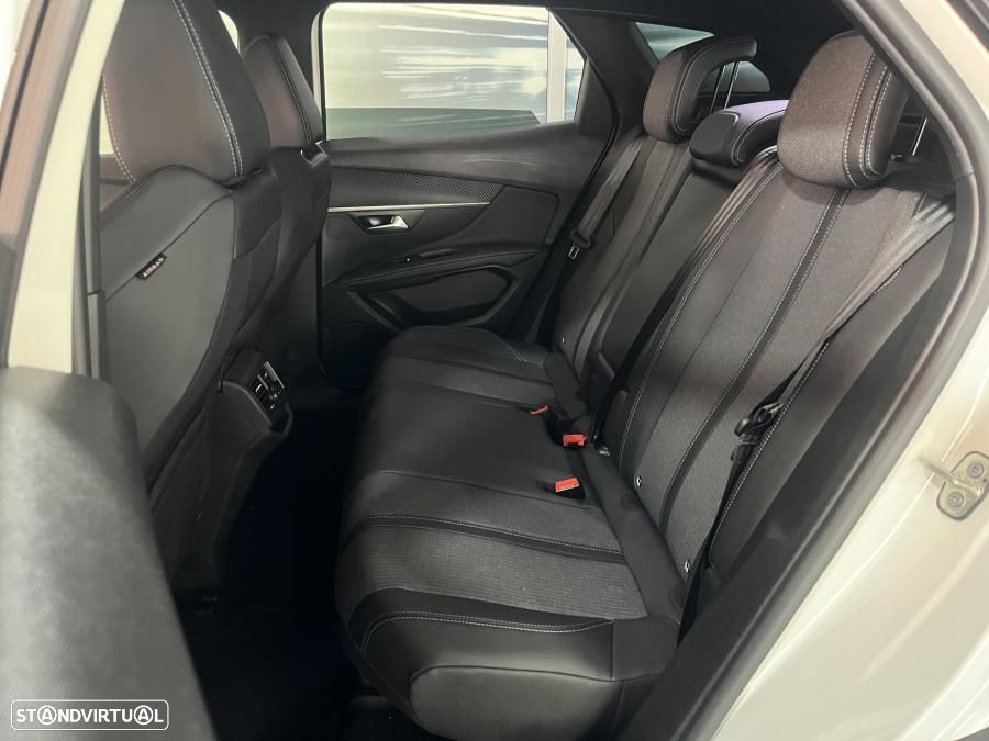 Peugeot 3008 1.2 Hybrid Allure Pack e-DCS6 - 22