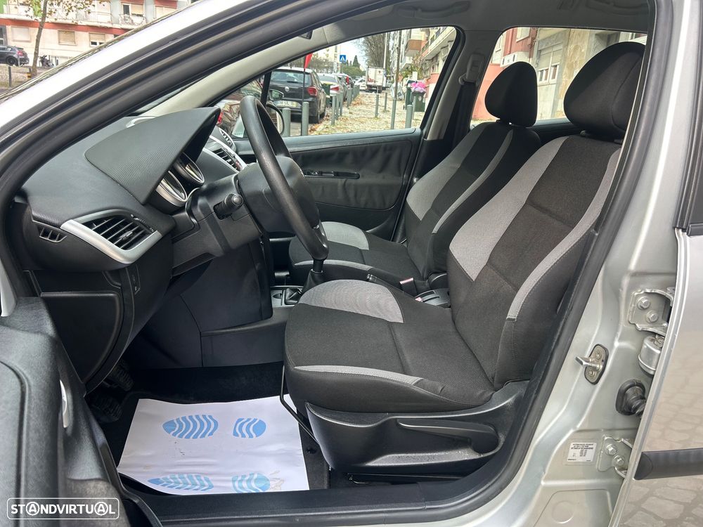 Peugeot 207 SW 1.4 Trendy - 11