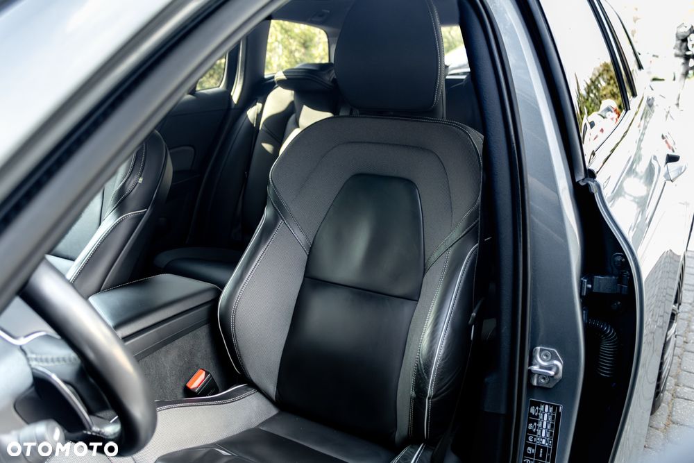 Volvo V60 T5 AWD Geartronic R-Design - 14