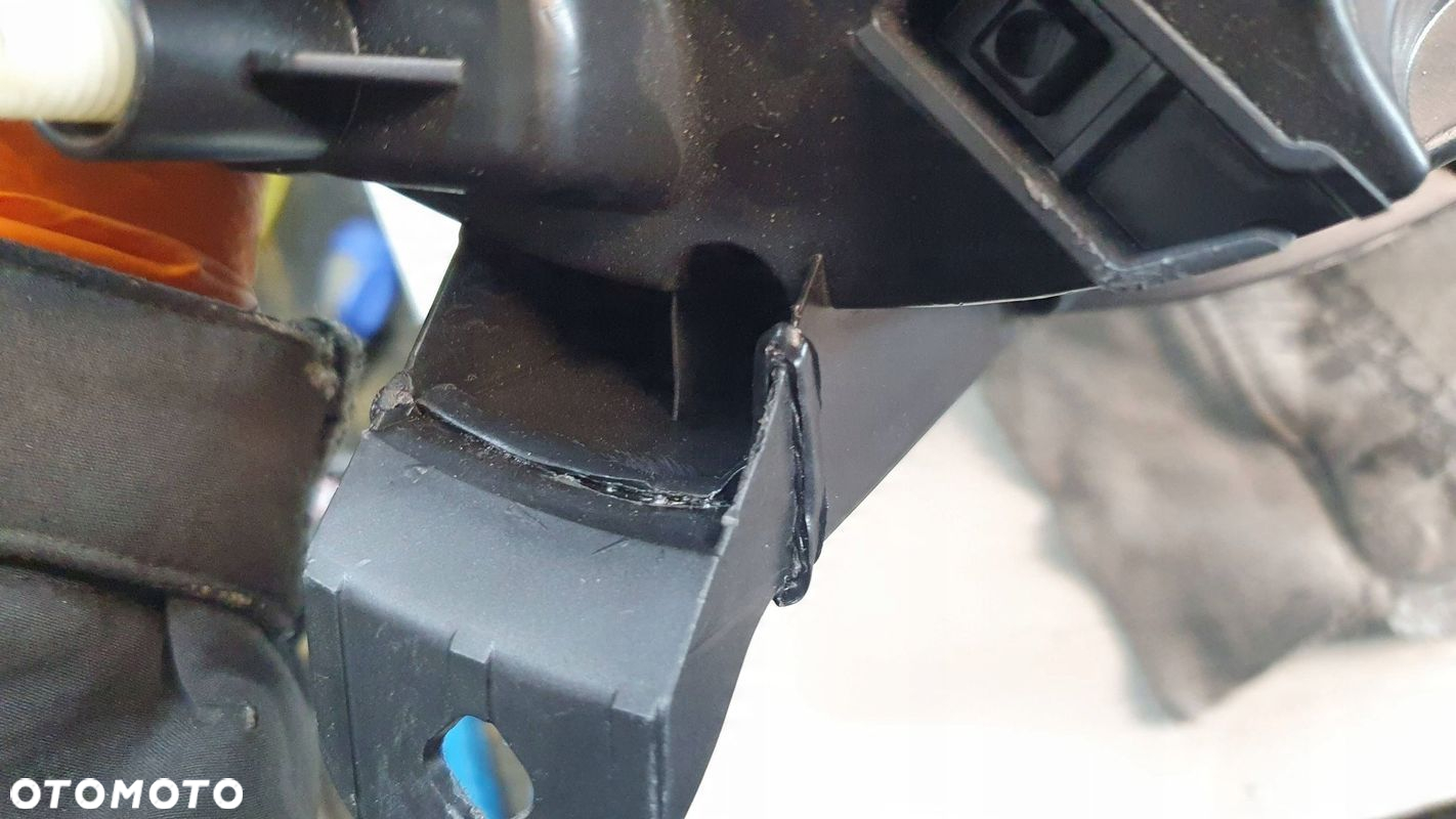 Dacia Duster 1 I Lift 13-17 prawa lampa przednia przód reflektor € - 11