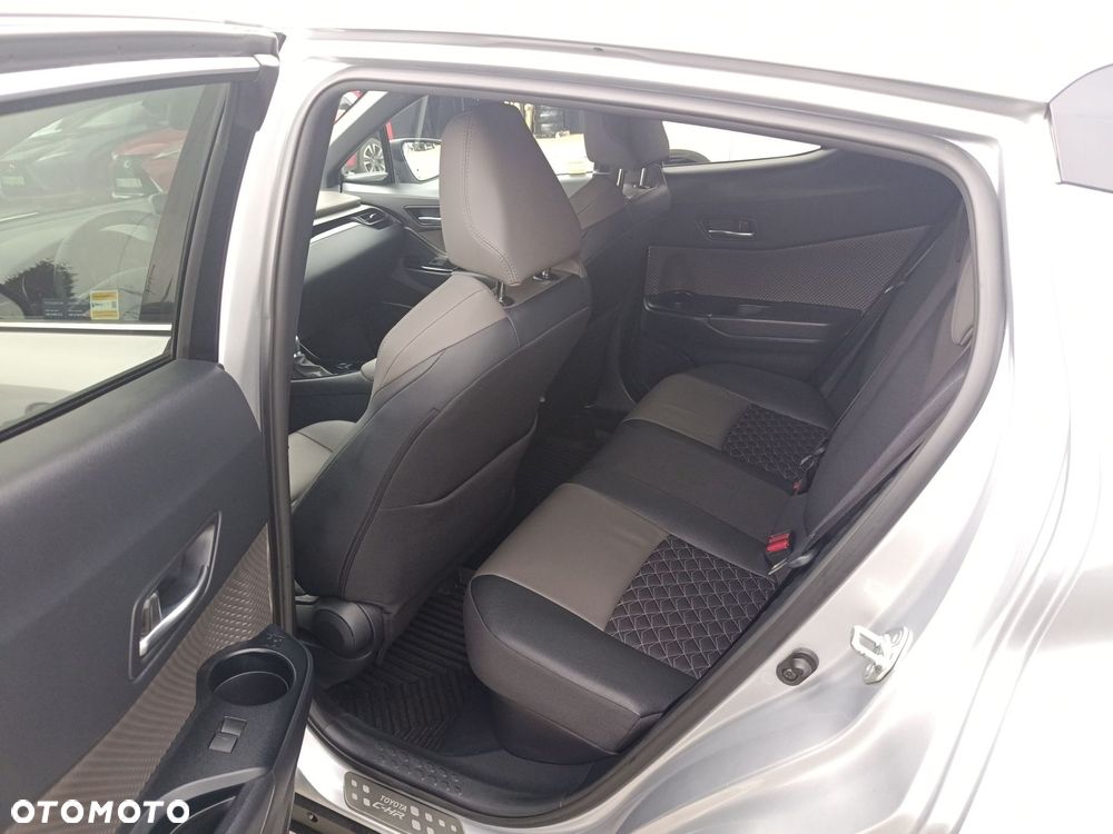 Toyota C-HR - 26
