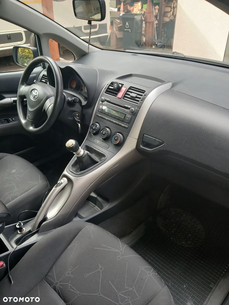 Toyota Auris 1.6 Luna - 17