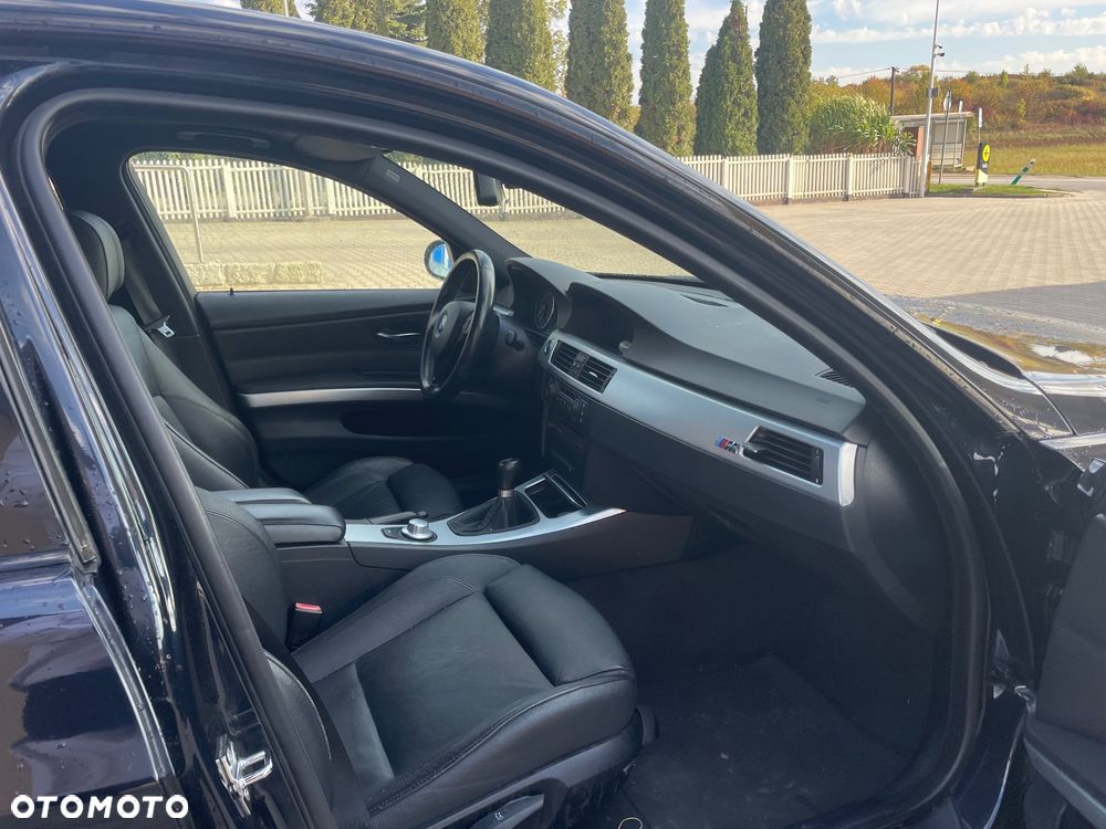 BMW Seria 3 320i - 9