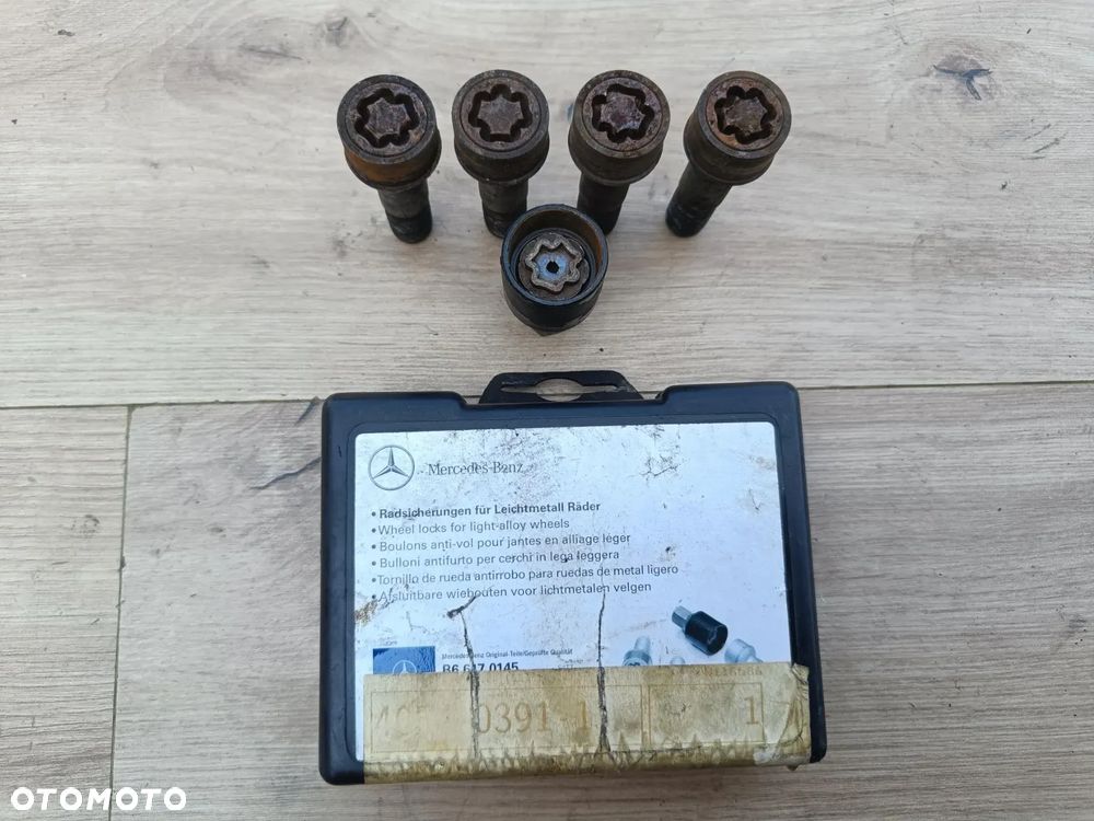 MERCEDES W164 GL X164 ML ŚRUBY ZABEZPIECZAJĄCE ZŁODZIEJKI