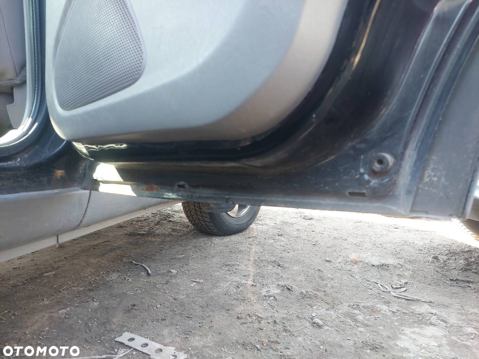 DRZWI KOMPLETNE PRAWY TYŁ MAZDA TRIBUTE PRZEDLIFT - 3