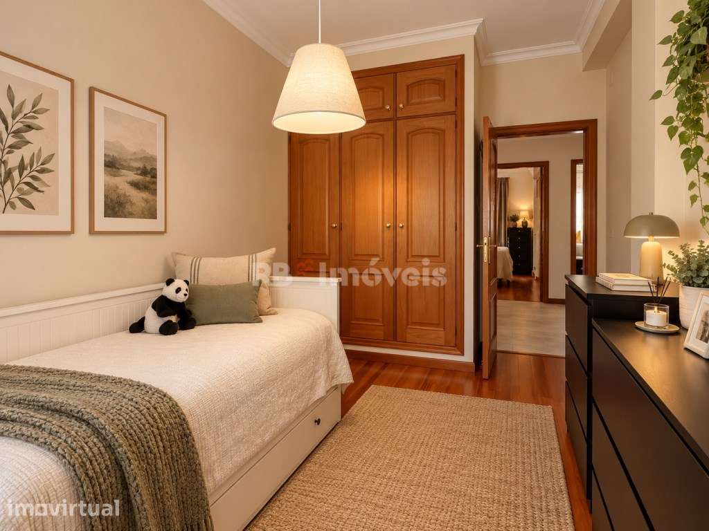 Apartamento T3 c/ Varandas, Sótão e Elevador - em Almeirim - Grande imagem: 5/25
