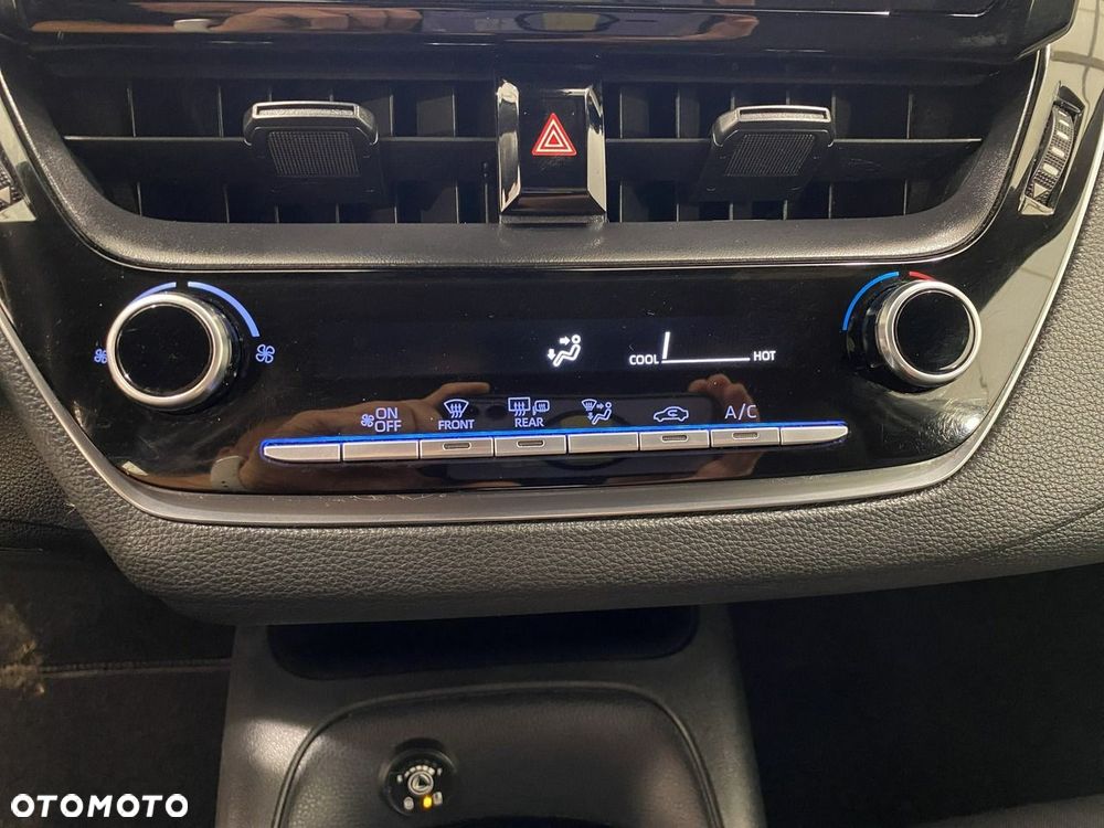 Toyota Corolla - 22