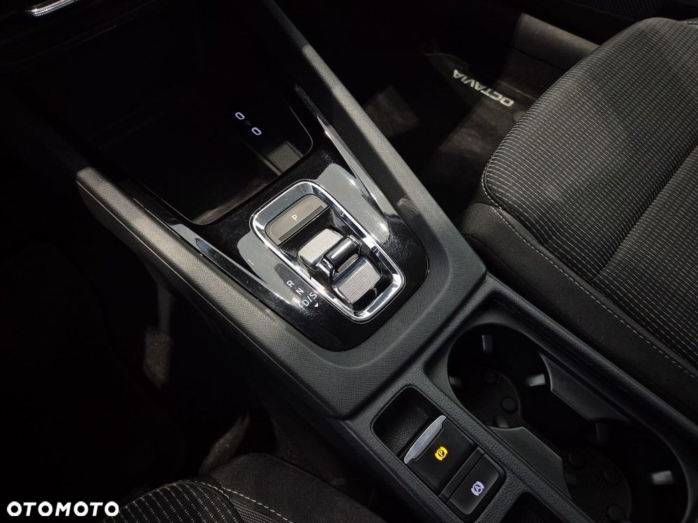 Skoda Octavia 2.0 TDI Ambition DSG - 13